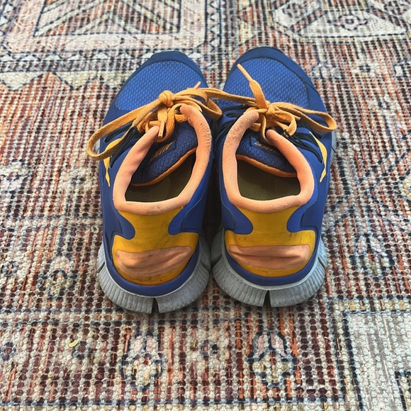 Nike Women’s Running Shoes Size 7 - Picture 3 of 10